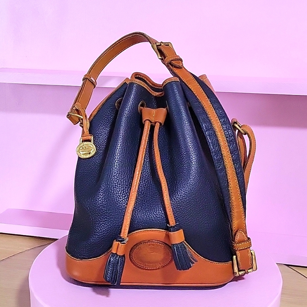 Dooney&BourkeVintageStunningNavyblueLeatherDrawstringBucketBag🦋🦋🦋🦋